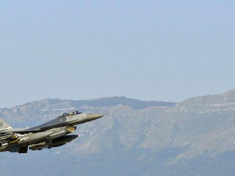 Een Amerikaanse F16 in Turkije.