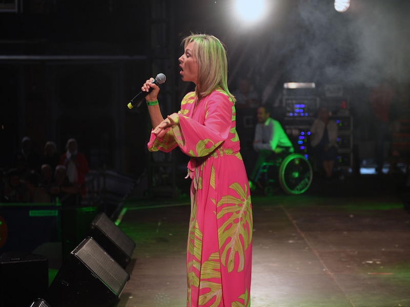 Laura Lynn en Christoff op het Martelarenplein