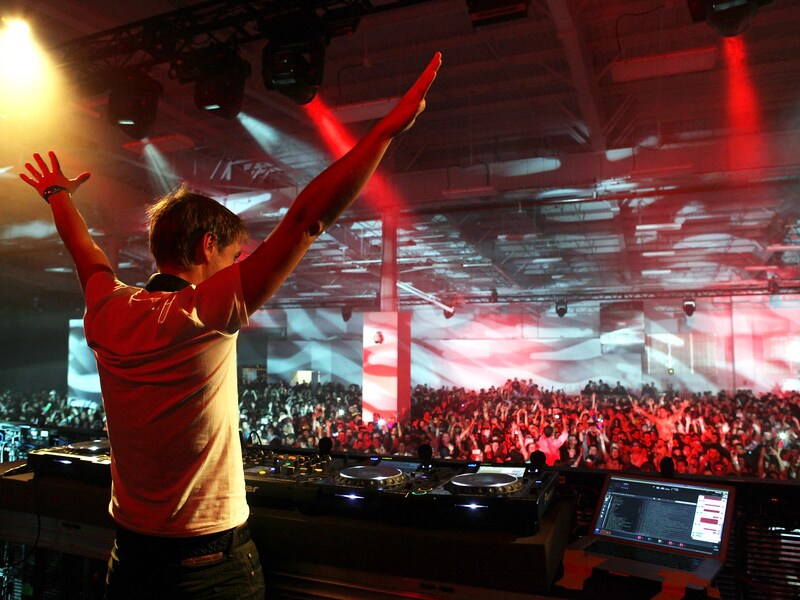Van Buuren afgelopen oudejaarsavond in Pier 36 in New York.