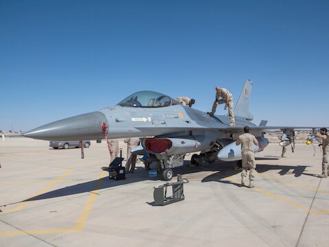 Een Belgische F16 in Jordanië. De coalitie waaraan ook ons land deelneemt zou succes boeken tegen IS.