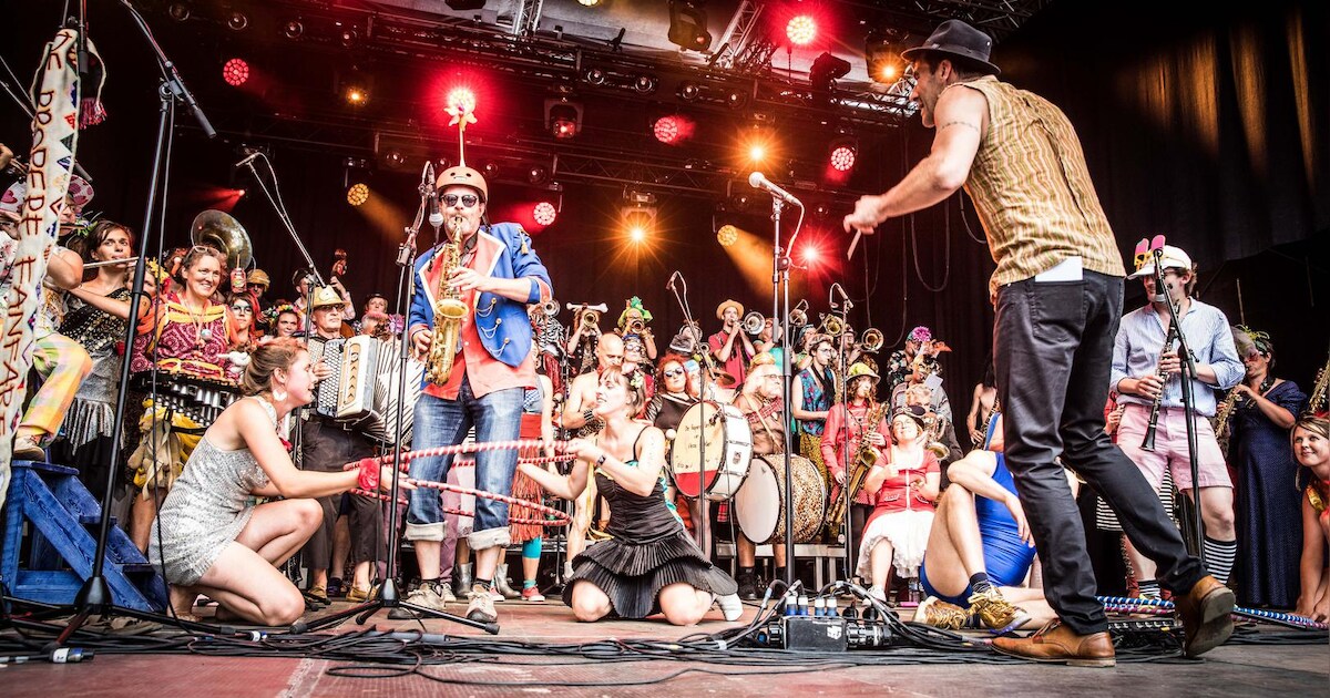 De zotste bende brengt al 20 jaar muziek: “De Propere Fanfare was een ...