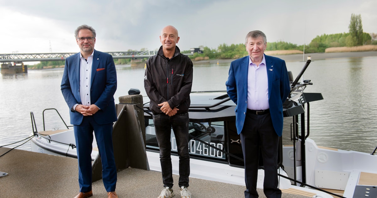 Waterlimo pendelt vijf keer per dag tussen Temse en Antwerpen: “Op ...