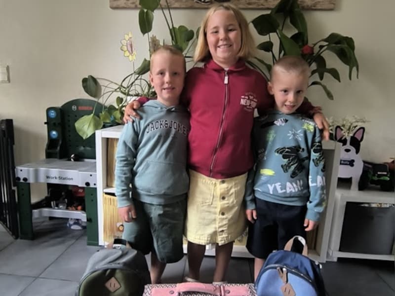 Nora en haar broertjes Nand en Mats uit Waanrode trekken alledrie naar de derde klas!
