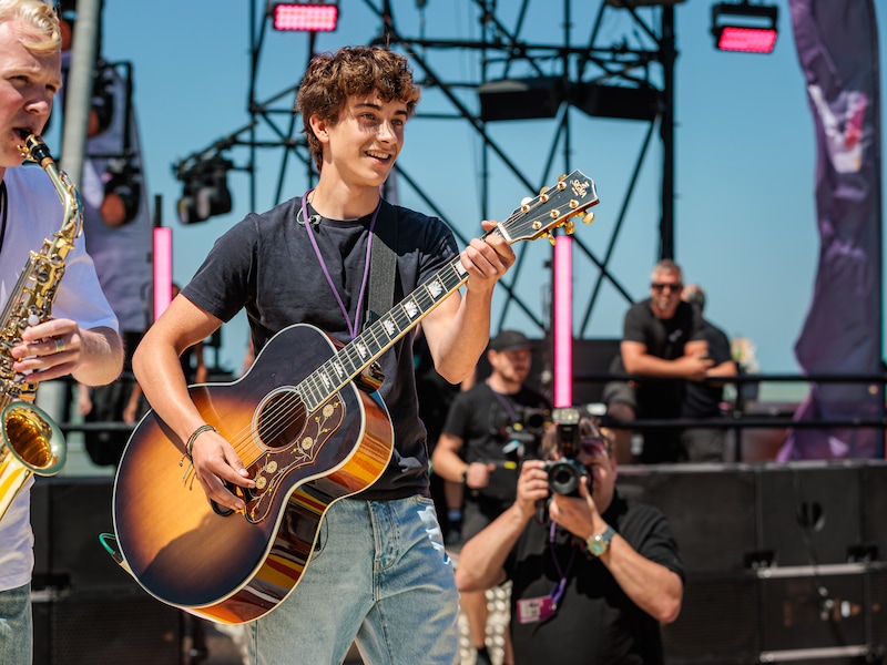 Beau Coppens met zijn band The Unexpected.