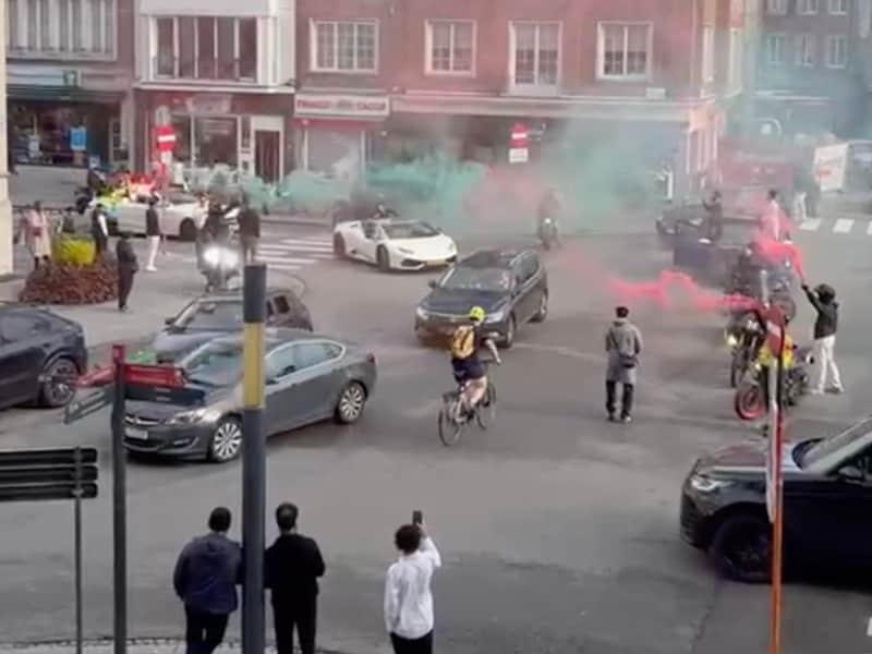 Een trouwstoet veroorzaakte grote overlast op de Grote Markt in Kortrijk.