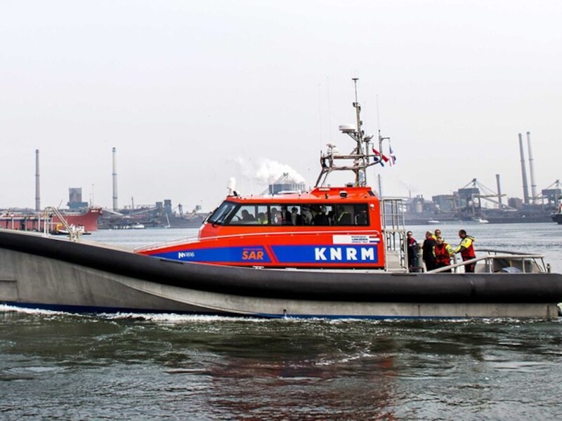 Tijdens de zoektocht werden tevergeefs tien reddingsboten, twee helikopters, een bergingsschip en een Kustwachtvliegtuig ingezet.