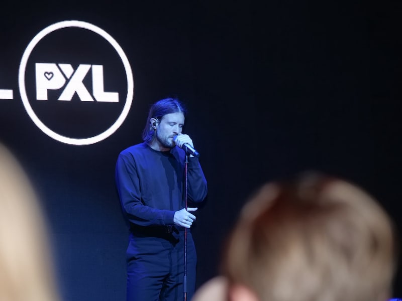Mathieu Terryn trapt academiejaar voor 500 toekomstige leerkrachten van PXL Hasselt af in vroegere Versuz