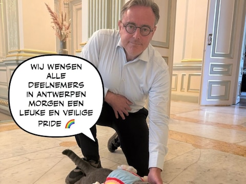 Bart De Wever (N-VA) en kat 'Maximus Textoris Pulcher' wensen alle deelnemers en bezoekers een fijne en veilige Antwerp Pride.