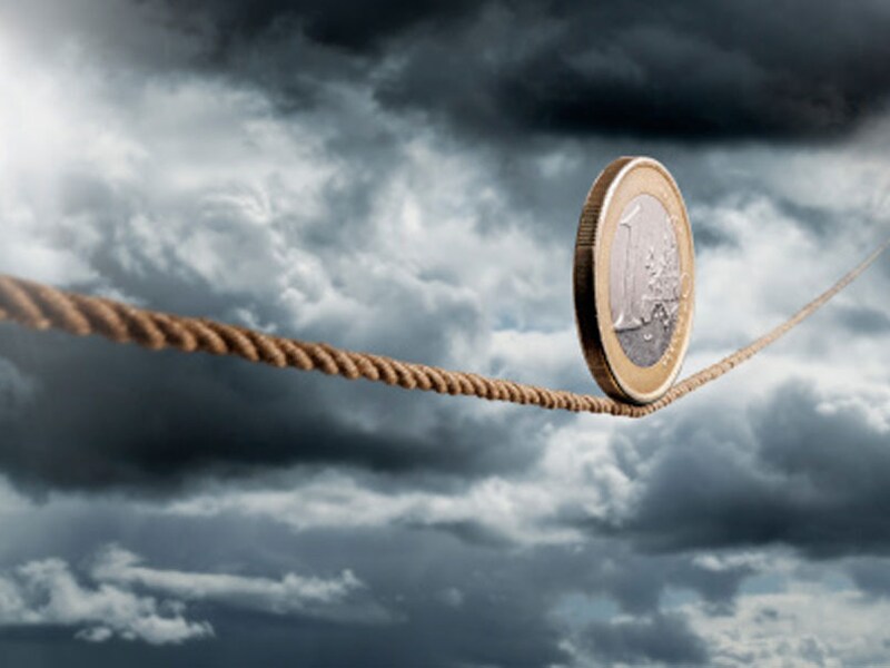 Er hangen weer donkere wolken boven de economieën van de eurolanden.