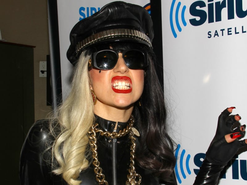 Lady Gaga wil dat haar partner zegt wat ze in bed moet doen.
