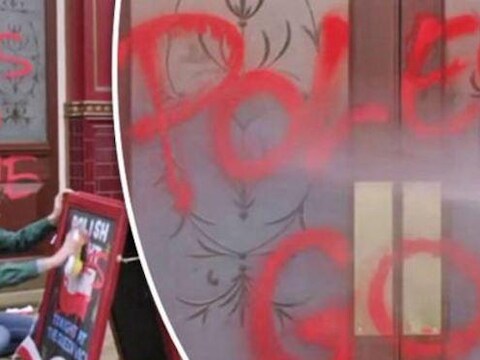 In de populaire soap verscheen grafitti met de tekst 'Polen ga naar huis'. De opmerking die daar op volgde, wordt door sommigen als 'anti-brexit' ervaren.