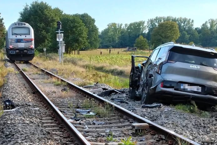 De auto werd gegrepen op de goederenspoorweg in Diest ter hoogte van Genevenne.