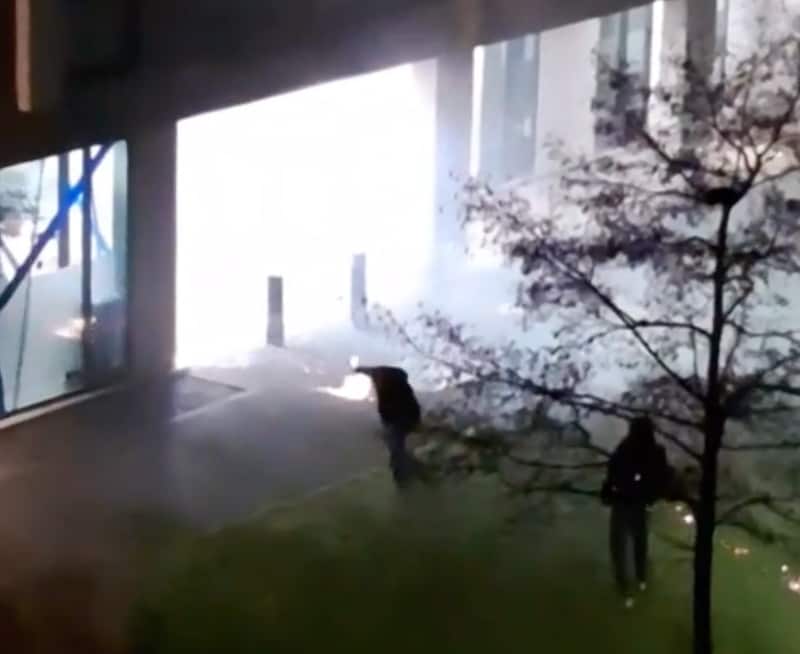 Onder de gebouwen van het OCMW in Maasmechelen werd ook zwaar vuurwerk afgestoken.