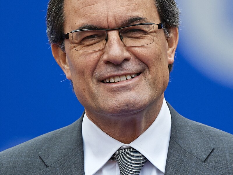 De Catalaanse regeringsleider Artur Mas benadrukte dat de regionale regering zich door de beslissing van het Hof niet zal laten afhouden van haar plannen voor een volksraadpleging.