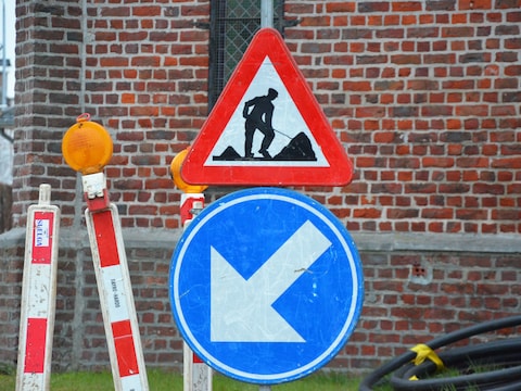 Illustratiebeeld - Rumst laat de Kerkstraat en Steenweg op Waarloos nog voor het einde van de schoolvakantie deels herasfalteren.