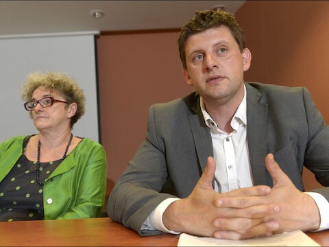 Minister van Werk Monica De Coninck en staatssecretaris voor Fraudebestrijding John Crombez.