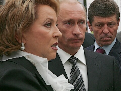 Valentina Matvijenko (links) en Vladimir Poetin.