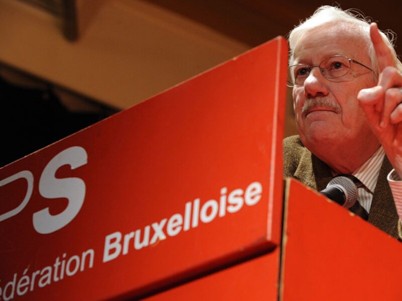 Moureaux is het fundamenteel oneens met zijn partijgenoot en collega-burgemeester.