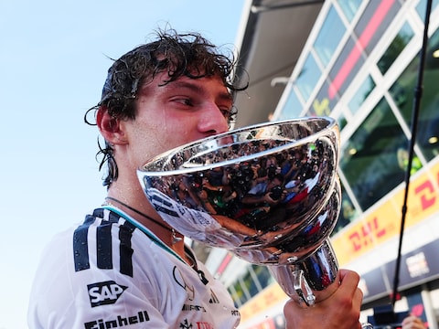 “En of dit sporen achterlaat”: onze F1-watcher ziet hoe Kimi Antonelli zijn Italië bevrijdde, maar maakt er wel een kanttekening bij