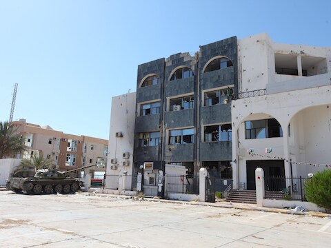Een gebouw in Sirte dat in handen was van terreurgroep IS.
