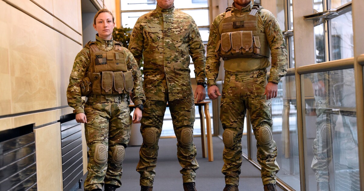 Defensie rekruteert in station van Brugge | Brugge | HLN.be