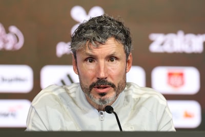 LIVE. “Dat Romelu niet op onze manier kan spelen? Integendeel”: bondscoach Mark van Bommel over Lukaku, die niet van de bank kwam tegen Frankrijk