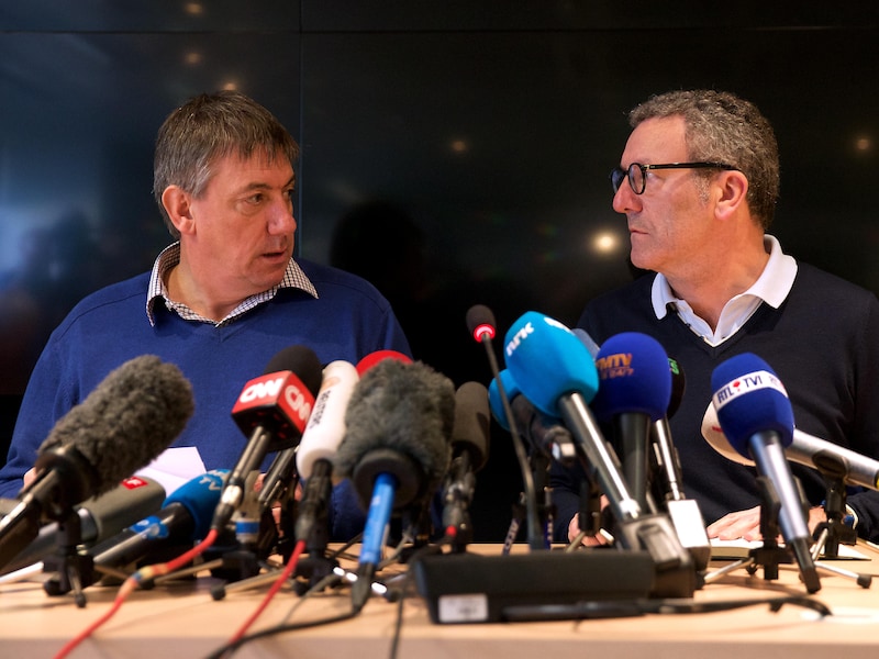 Minister Jambon en burgemeester Mayeur, zaterdag tijdens een persconferentie waarop de afgelasting van de 'Mars tegen de Angst' van zondag werd aangekondigd.