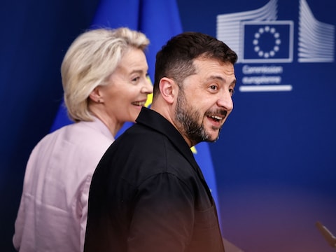 Europees Commissievoorzitter Ursula von der Leyen en Oekraïens president Volodymyr Zelensky zondag in Brussel.