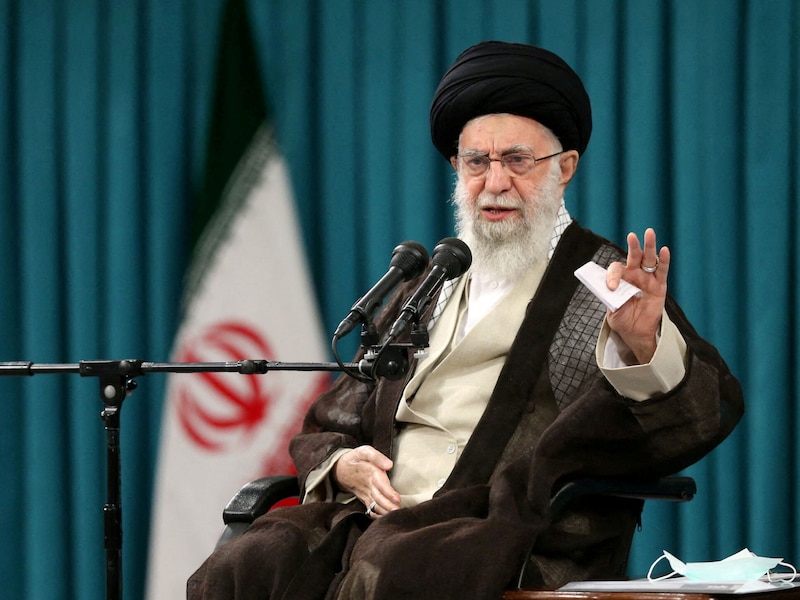 Opperste Leider van Iran onder vuur: “Ali Khamenei is een moderne Hitler en mag niet blijven bestaan”