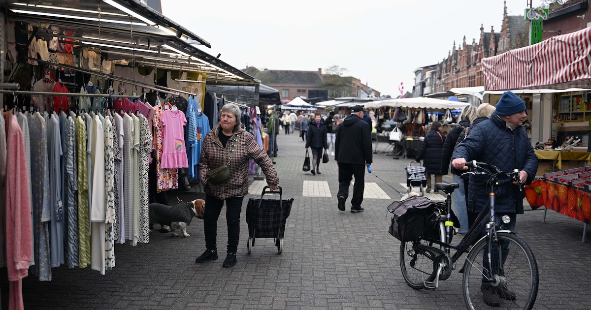 Paashaas, rad van fortuin en goochelaar: Menen zet markt hele maand ...