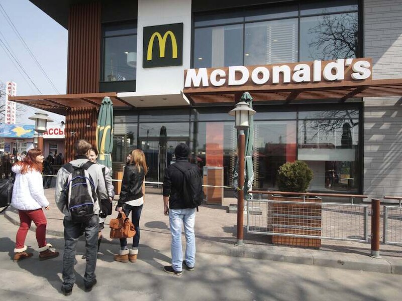 De McDonald's in Simferopol is een van de drie vestigingen op de Krim die de deuren hebben gesloten.
