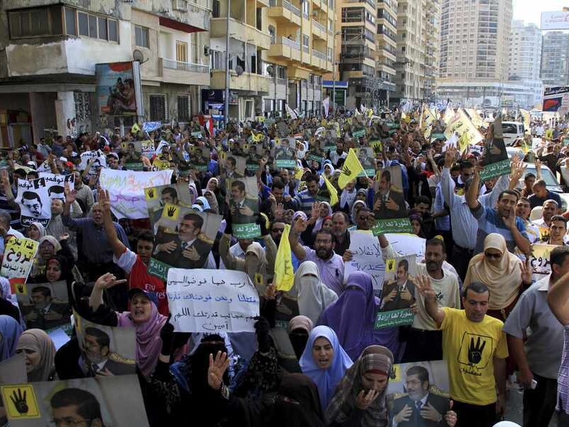 Aanhangers van president Morsi in Alexandrië.Caïro.