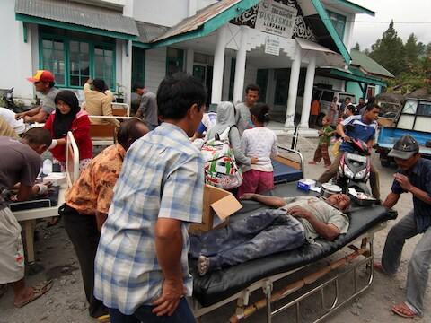 Slachtoffers van de aardbeving in Indonesië.