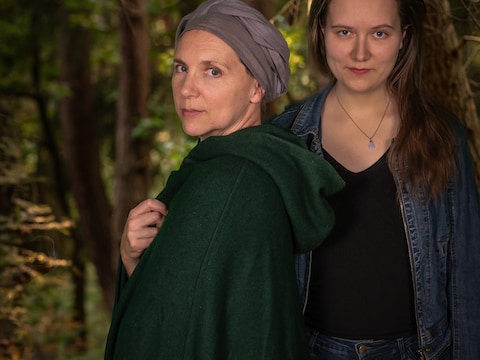 Theaterhit over heksenvervolgingen komt voor het eerst naar België: “Eerherstel voor onschuldige slachtoffers”