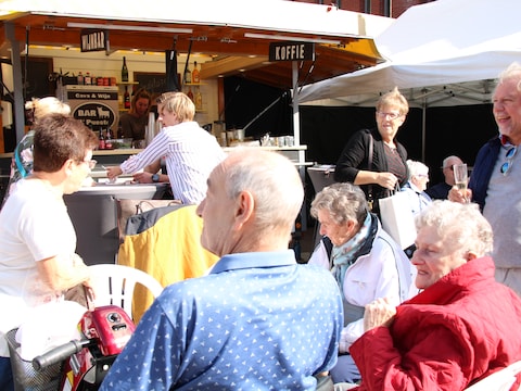 Een archiefbeeld van de Broechemse jaarmarkt.