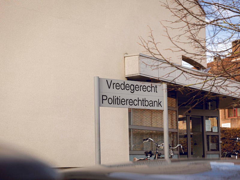 Man betrapt op zwalpend rijgedrag in Pelt: procureur stelt 1.600 euro boete en rijverbod voor