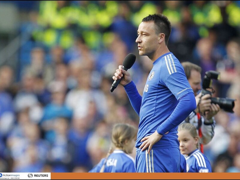 John Terry heeft het naar z'n zin bij de 'Blues'.