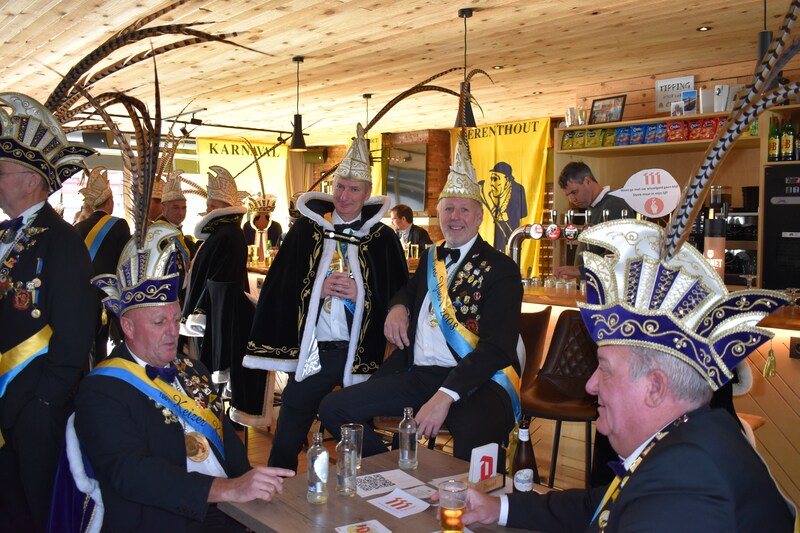 Het carnavalsseizoen in Herenthout werd op gang getrapt op 11 november.