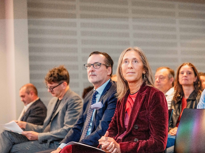 Italiaanse ambassadeur Federica Favi (r) en Andy Detaille (l).