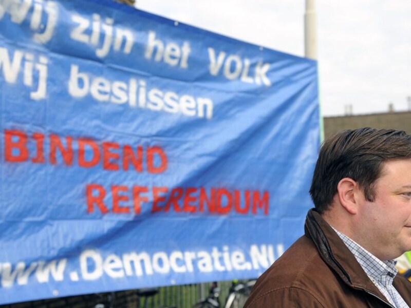 Bart De Wever bond de kat de bel aan.