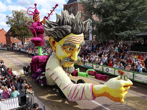 Sfeerfoto Bloemencorso Loenhout.