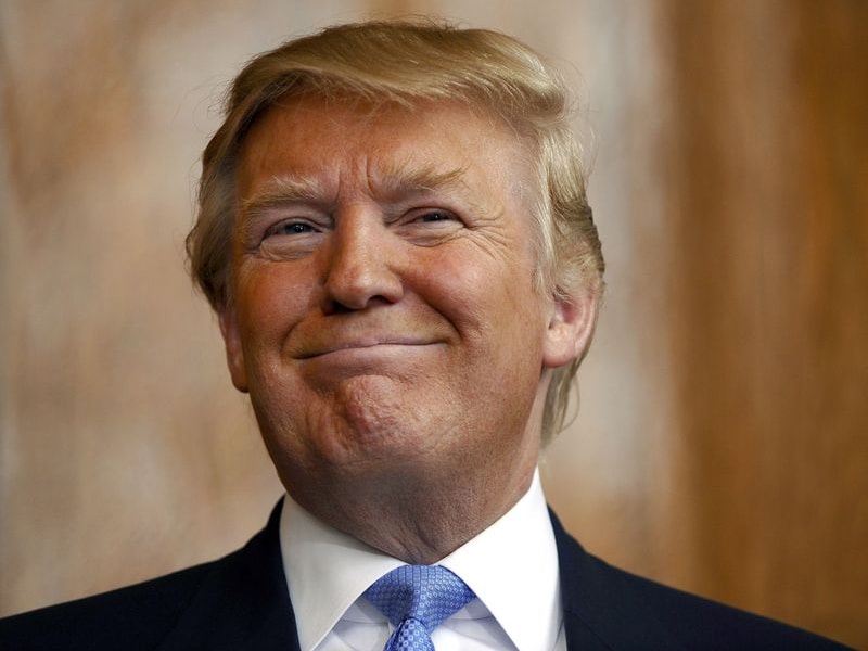 Donald Trump, die zich nog niet officieel kandidaat stelde, stijgt in de peilingen.