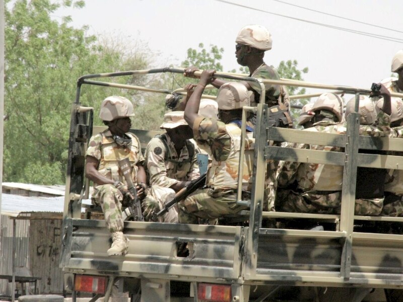 Soldaten in Maiguduri, Nigeria. Eergisteren vielen hier zeker 12 doden na een aanval van Boko Haram.