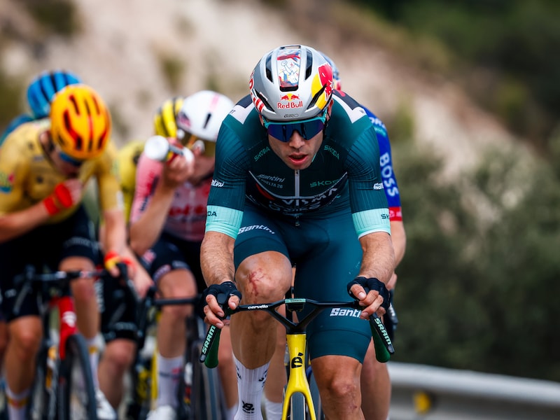 LIVE. Drie Belgen in kopgroep van vijf: pakt Wout van Aert zijn tweede ritzege in deze Vuelta?