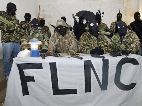 Een archieffoto van aanhangers van Fronte di Liberazione Nazionale Corso, kortweg FLNC.