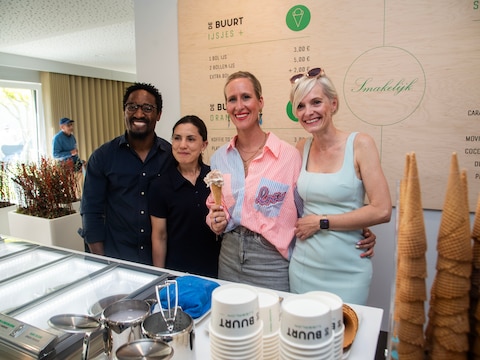 Ijssalon De Buurt Melle is weer open.