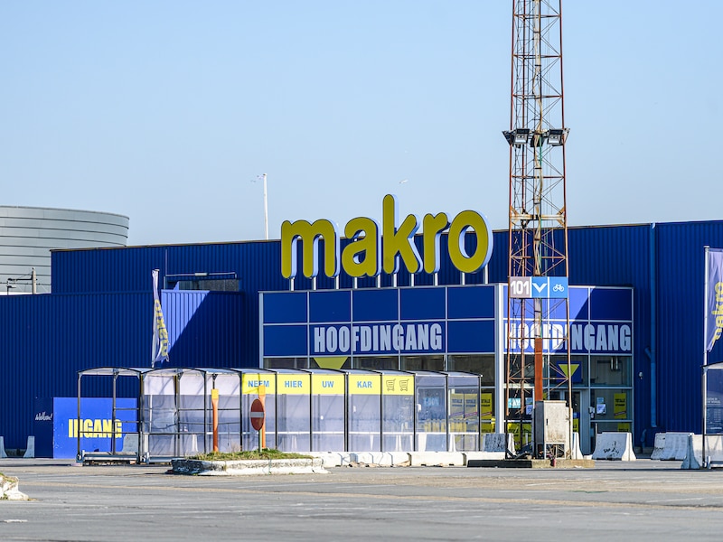 Brico Planit opent grote vestiging met drive-in op oude Makro-site in Deurne
