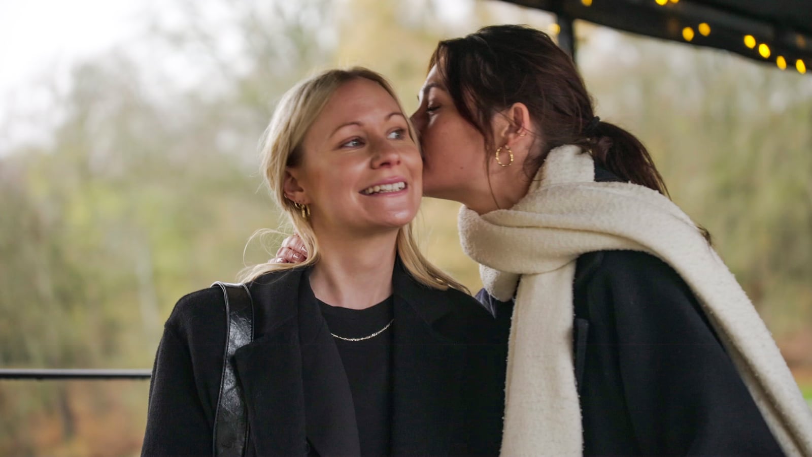 Plottwist in 'Blind getrouwd': drie koppels zeggen 'ja' tegen elkaar, maar  voor reünie strandt alsnog één relatie | Foto | hln.be