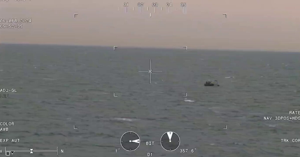 KIJK. Defensie vernietigt Duitse zeemijn van een ton op afstand van ...