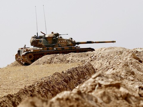 Turkse tank nabij de Syrische grens. (Archiefbeeld)